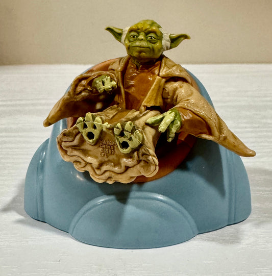 Star Wars Yoda w/ Jedi Council Chair